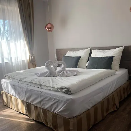 Waterfront Bed & Breakfast *