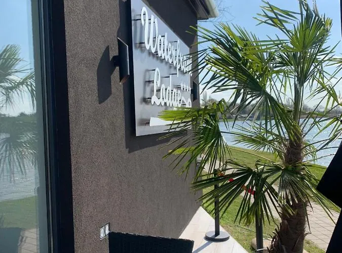 Bed & Breakfast Waterfront 4*